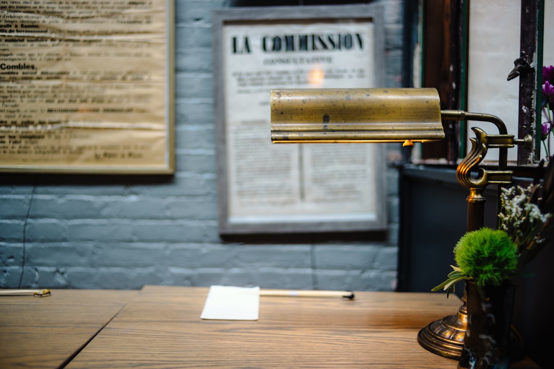 Photo desk lamp